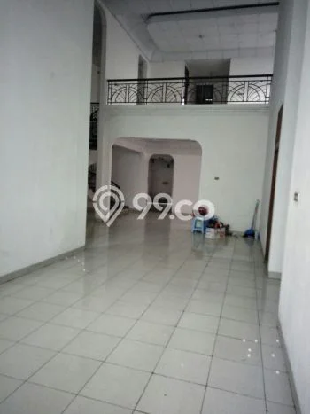 Lokasi terbaik! Rumah siap huni dikontrakkan di Tangerang LB 388m2 Lokasi terbaik! Rumah siap huni dikontrakkan di Tangerang LB 388m2