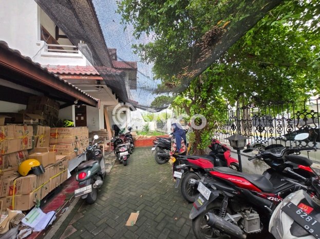 Rumah Mewah LB 1000m2 Siap Pakai Desain Elegan di Pondok Tjandra, Sidoarjo Rumah Mewah LB 1000m2 Siap Pakai Desain Elegan di Pondok Tjandra, Sidoarjo