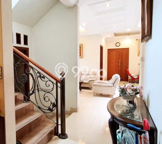 Rumah Mewah LB 300m2 Siap Pakai Desain Elegan di Rempoa Ciputat Timur, Jakarta Selatan Rumah Mewah LB 300m2 Siap Pakai Desain Elegan di Rempoa Ciputat Timur, Jakarta Selatan