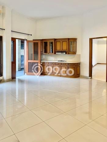 Rumah Mewah LB 690m2 Siap Pakai Desain Elegan di Pondok Indah, Jakarta Selatan Rumah Mewah LB 690m2 Siap Pakai Desain Elegan di Pondok Indah, Jakarta Selatan