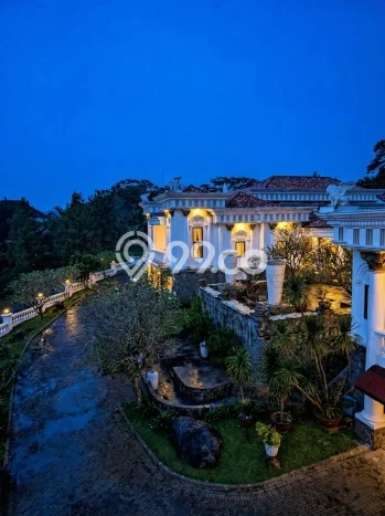 Rumah Elit Modern Tanpa Renovasi di Sentul City Bogor Rumah Elit Modern Tanpa Renovasi di Sentul City Bogor