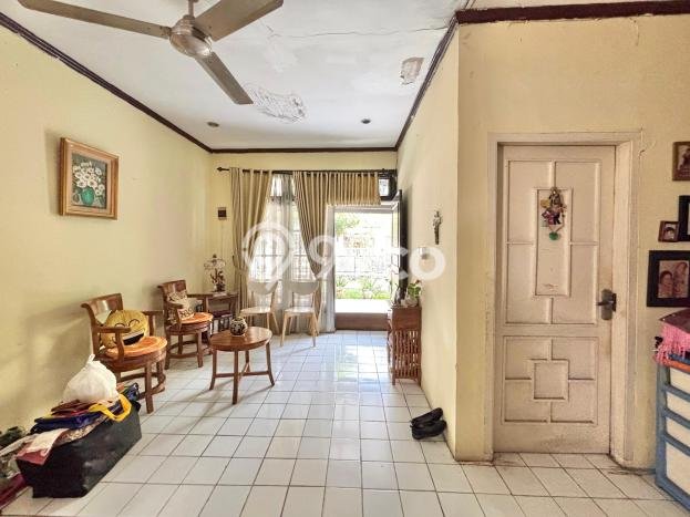 Rumah Berkelas LT 150m2m² / LB 70m2m² di Kawasan Asri , Jakarta Selatan Rumah Berkelas LT 150m2m² / LB 70m2m² di Kawasan Asri , Jakarta Selatan