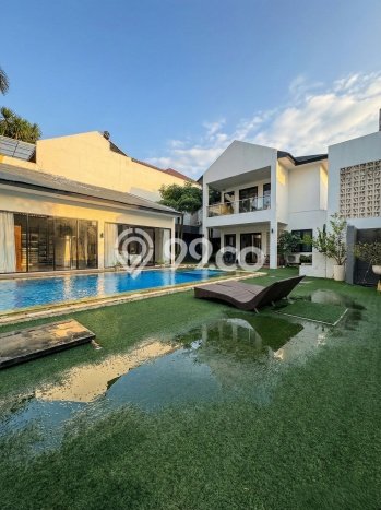 Dijual Rumah Mewah Elegan Dengan View Cantik di Cinere, Jakarta Selatan Dijual Rumah Mewah Elegan Dengan View Cantik di Cinere, Jakarta Selatan