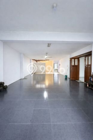 Rumah Mewah LB 690m2 Siap Pakai Desain Elegan di Pondok Indah, Jakarta Selatan Rumah Mewah LB 690m2 Siap Pakai Desain Elegan di Pondok Indah, Jakarta Selatan