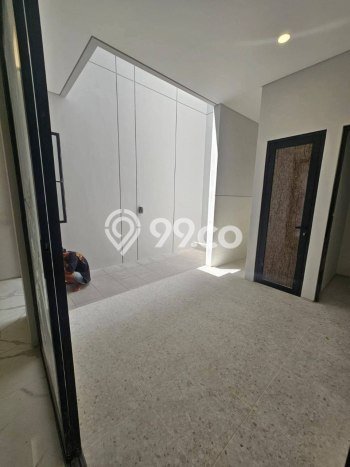 Dijual Hunian Rumah Terawat 5 KT di Mulyosari, Surabaya Dijual Hunian Rumah Terawat 5 KT di Mulyosari, Surabaya