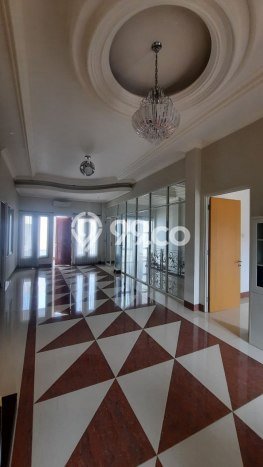 Rumah Elit LB 500m2 Siap Huni Desain Elegan di Manyar, Surabaya Rumah Elit LB 500m2 Siap Huni Desain Elegan di Manyar, Surabaya