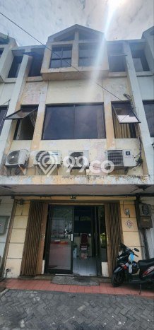 Ruko Dijual di Surabaya LT 58m2 & LB 150m2 Lokasi Terbaik! Ruko Dijual di Surabaya LT 58m2 & LB 150m2 Lokasi Terbaik!