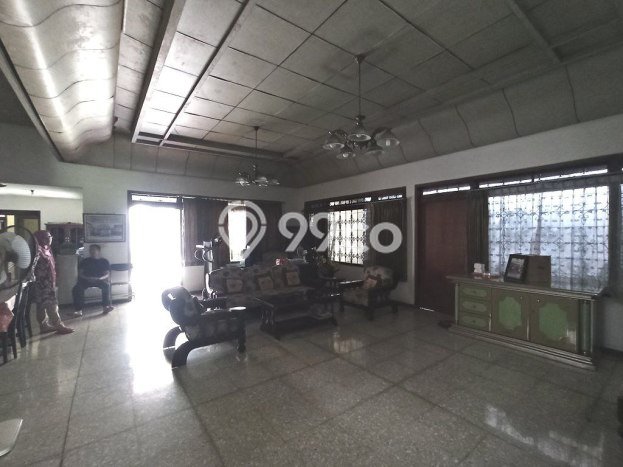 Hunian Mewah Dijual LT 600m2 di Wonocolo, Surabaya Hunian Mewah Dijual LT 600m2 di Wonocolo, Surabaya