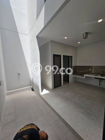 Dijual Hunian Rumah Terawat 5 KT di Mulyosari, Surabaya Dijual Hunian Rumah Terawat 5 KT di Mulyosari, Surabaya