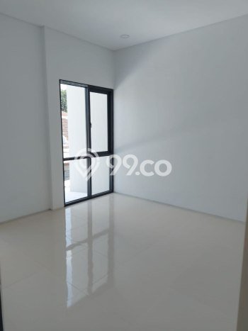 Dijual Rumah Eksklusif 4 KT di Surabaya Kota, Surabaya Dijual Rumah Eksklusif 4 KT di Surabaya Kota, Surabaya