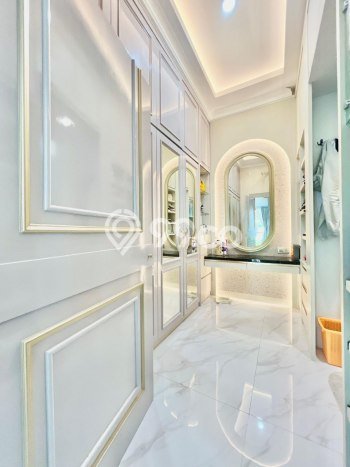 Rumah Siap Pakai area Citraland, Surabaya, Luas 302m2m² LB 450m2m² Rumah Siap Pakai area Citraland, Surabaya, Luas 302m2m² LB 450m2m²