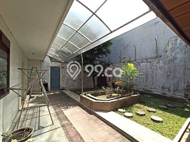 Hunian Mewah Dijual LT 600m2 di Wonocolo, Surabaya Hunian Mewah Dijual LT 600m2 di Wonocolo, Surabaya