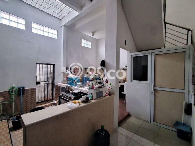 Kost Dijual di Brumbungan dengan 9 KT dan Luas 224m2 Kost Dijual di Brumbungan dengan 9 KT dan Luas 224m2