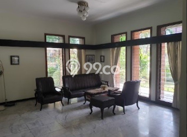 Rumah di Dukuh Pakis, 4 KM, Akses Mudah Fasilitas Umum, LT 624m2m² Bangunan 492m2m² Rumah di Dukuh Pakis, 4 KM, Akses Mudah Fasilitas Umum, LT 624m2m² Bangunan 492m2m²