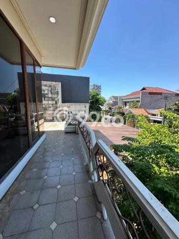 Hunian Elit LB 450m2 Siap Huni Desain Elegan di Dharma Husada, Surabaya Hunian Elit LB 450m2 Siap Huni Desain Elegan di Dharma Husada, Surabaya
