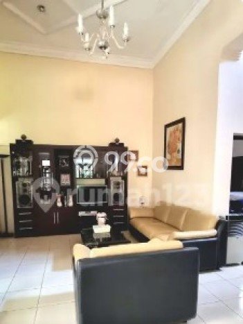 Dijual Rumah Premium dengan Fasilitas Sekitar Lengkap di Genteng, Surabaya Dijual Rumah Premium dengan Fasilitas Sekitar Lengkap di Genteng, Surabaya