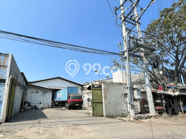 KEUNTUNGAN BERLIPAT! Gudang di Tandes, Luas 1100m2m², Lokasi Jalan Utama KEUNTUNGAN BERLIPAT! Gudang di Tandes, Luas 1100m2m², Lokasi Jalan Utama