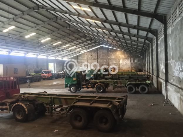 LOKASI BISNIS! Gudang Disewakan Kawasan Asemrowo, Luas 2520m2m², Area Utama, Siap Operasional LOKASI BISNIS! Gudang Disewakan Kawasan Asemrowo, Luas 2520m2m², Area Utama, Siap Operasional