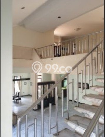 Rumah di Dukuh Pakis, 4 KM, Akses Mudah Fasilitas Umum, LT 624m2m² Bangunan 492m2m² Rumah di Dukuh Pakis, 4 KM, Akses Mudah Fasilitas Umum, LT 624m2m² Bangunan 492m2m²