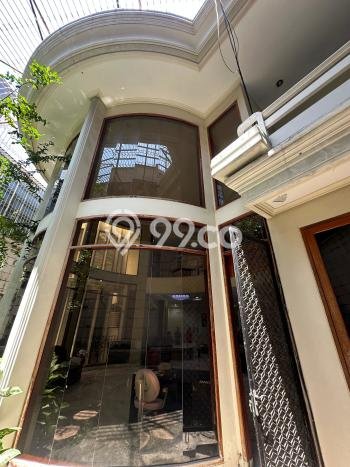 Hunian Elit LB 450m2 Siap Huni Desain Elegan di Dharma Husada, Surabaya Hunian Elit LB 450m2 Siap Huni Desain Elegan di Dharma Husada, Surabaya