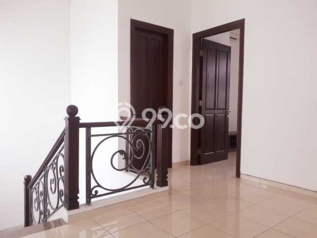 Rumah Lingkungan Nyaman kawasan Lakarsantri, Surabaya, LT 240m2m² Bangunan 163m2m² Rumah Lingkungan Nyaman kawasan Lakarsantri, Surabaya, LT 240m2m² Bangunan 163m2m²