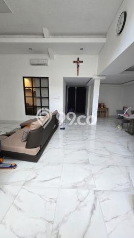 Dijual Hunian Mewah dengan Fasilitas Sekitar Komplit di Wiyung, Surabaya Dijual Hunian Mewah dengan Fasilitas Sekitar Komplit di Wiyung, Surabaya