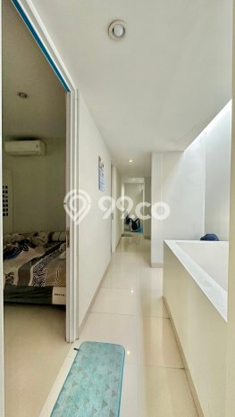 Rumah Luxury Modern Tanpa Renovasi di Taman Meruya Jakarta Barat Rumah Luxury Modern Tanpa Renovasi di Taman Meruya Jakarta Barat