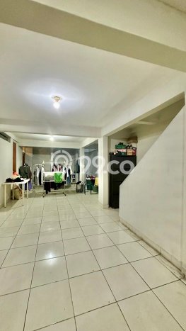 Rumah Luxury Modern Tanpa Renovasi di Taman Meruya Jakarta Barat Rumah Luxury Modern Tanpa Renovasi di Taman Meruya Jakarta Barat