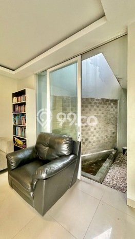 Rumah Luxury Modern Tanpa Renovasi di Taman Meruya Jakarta Barat Rumah Luxury Modern Tanpa Renovasi di Taman Meruya Jakarta Barat