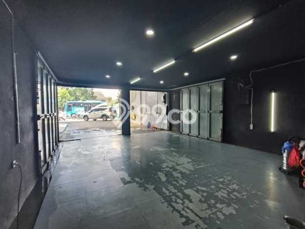 Disewakan Komersial Strategis di Peta, Luas 180m², Lokasi Ramai Disewakan Komersial Strategis di Peta, Luas 180m², Lokasi Ramai