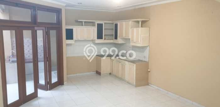 Lokasi strategis! Rumah siap pakai dikontrakkan di Bojongloa Kidul LB 200m2 Lokasi strategis! Rumah siap pakai dikontrakkan di Bojongloa Kidul LB 200m2