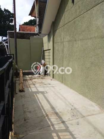 Disewakan! Rumah 3 Kamar Tidur &
2 Kamar Mandi di Burangrang, Bandung Disewakan! Rumah 3 Kamar Tidur &
2 Kamar Mandi di Burangrang, Bandung
