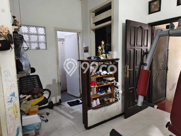 Dijual Cepat Rumah Strategis LT 108m2 LB 100m2 di Surabaya Cocok untuk Hunian Dijual Cepat Rumah Strategis LT 108m2 LB 100m2 di Surabaya Cocok untuk Hunian