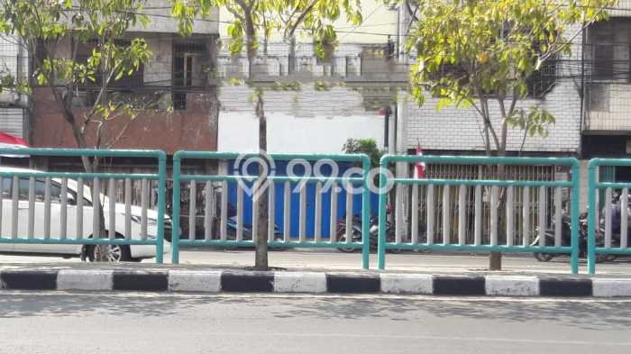 Ruko Bagus Dijual LB 180m2 Lokasi Strategis Surabaya Area Cocok untuk Bisnis Ruko Bagus Dijual LB 180m2 Lokasi Strategis Surabaya Area Cocok untuk Bisnis