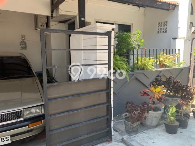 Rumah Modern 2 KT di Dukuh Kupang Surabaya Unfurnished Rumah Modern 2 KT di Dukuh Kupang Surabaya Unfurnished