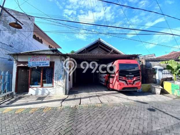 Dijual Cepat Rumah Bagus Siap Huni LB 445m2 di Sukolilo, Surabaya Dijual Cepat Rumah Bagus Siap Huni LB 445m2 di Sukolilo, Surabaya
