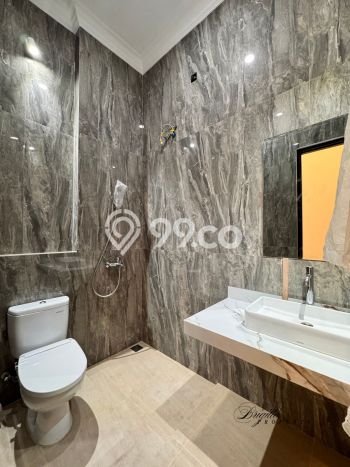 Hunian Mewah LB 230m2 Siap Huni Desain Elegan di Babatan, Surabaya Hunian Mewah LB 230m2 Siap Huni Desain Elegan di Babatan, Surabaya