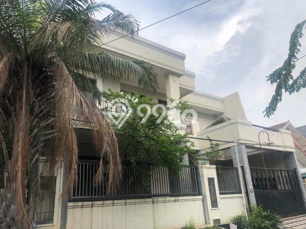 Rumah Luxury Modern Tanpa Renovasi di Kutisari Surabaya Rumah Luxury Modern Tanpa Renovasi di Kutisari Surabaya
