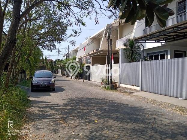 Rumah Modern Cantik 5 KT Bisa Langsung Pindah di Gayungan Rumah Modern Cantik 5 KT Bisa Langsung Pindah di Gayungan