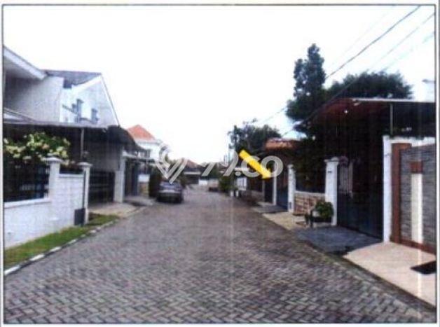 Rumah Elit LB 300m2 Siap Pakai Desain Elegan di Sukomanunggal, Surabaya Rumah Elit LB 300m2 Siap Pakai Desain Elegan di Sukomanunggal, Surabaya