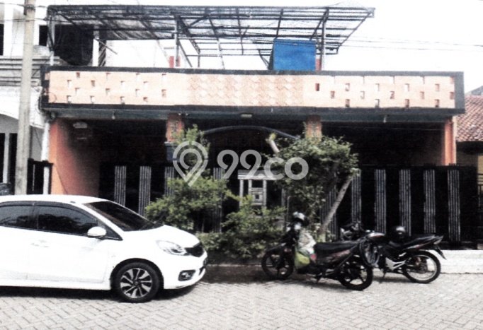 Dijual Rumah 5 Kamar Lokasi Ideal Bagus dan Strategis di Rungkut Dijual Rumah 5 Kamar Lokasi Ideal Bagus dan Strategis di Rungkut