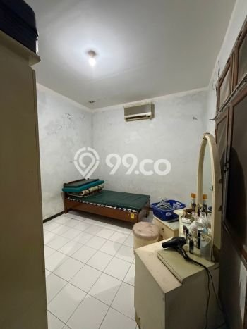 Dijual Hunian Rumah Terawat 4 Kamar di Sutorejo, Surabaya Dijual Hunian Rumah Terawat 4 Kamar di Sutorejo, Surabaya