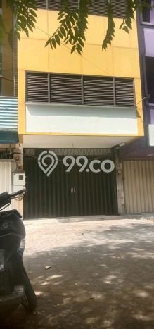Ruko Dijual di Surabaya LT 68m2 & LB 270m2 Lokasi Terbaik! Ruko Dijual di Surabaya LT 68m2 & LB 270m2 Lokasi Terbaik!