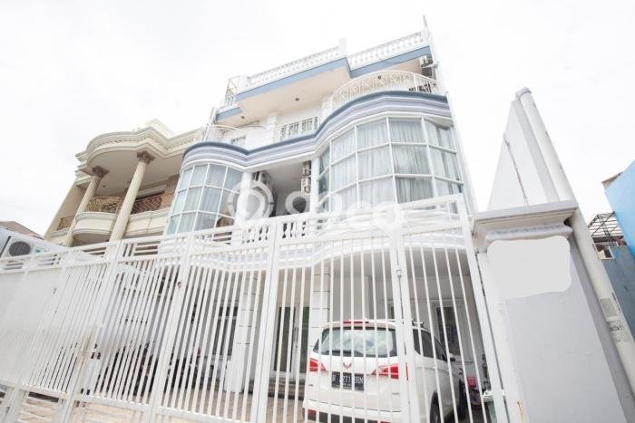 Rumah Elit Modern Siap Huni di Citra Garden Jakarta Barat Rumah Elit Modern Siap Huni di Citra Garden Jakarta Barat