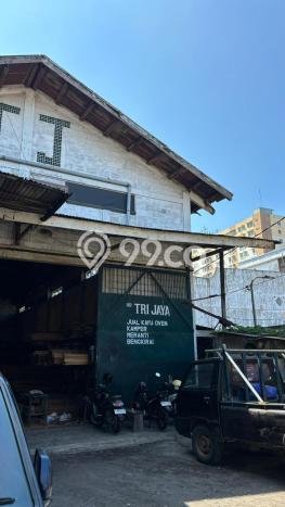 Area Ramai! Gudang Dijual di Rungkut untuk Bisnis Luas Bangunan 500m2 Area Ramai! Gudang Dijual di Rungkut untuk Bisnis Luas Bangunan 500m2