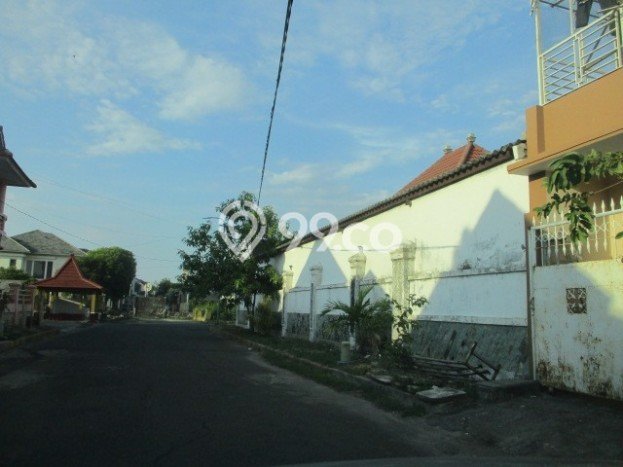 For Sale! Luxury House LT 420m2 Desain Elegan di Surabaya Kota For Sale! Luxury House LT 420m2 Desain Elegan di Surabaya Kota