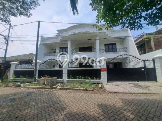 Siap Huni Rumah Mewah 3 Kamar di Gayungan Dekat ke Mana Saja Siap Huni Rumah Mewah 3 Kamar di Gayungan Dekat ke Mana Saja