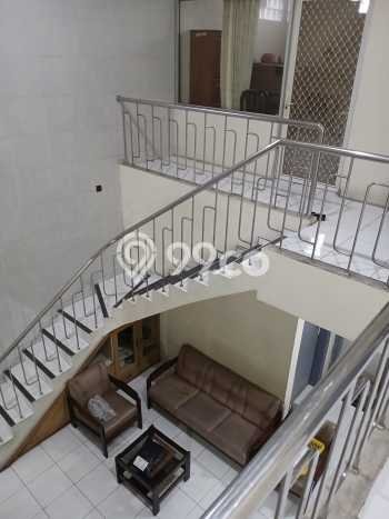 Jual Rumah Bagus Siap Huni LB 250m2 di Rungkut, Surabaya Jual Rumah Bagus Siap Huni LB 250m2 di Rungkut, Surabaya