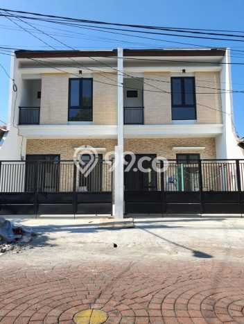 Dijual Rumah 3 Kamar Lokasi Ideal Nyaman dan Strategis di Rungkut Dijual Rumah 3 Kamar Lokasi Ideal Nyaman dan Strategis di Rungkut