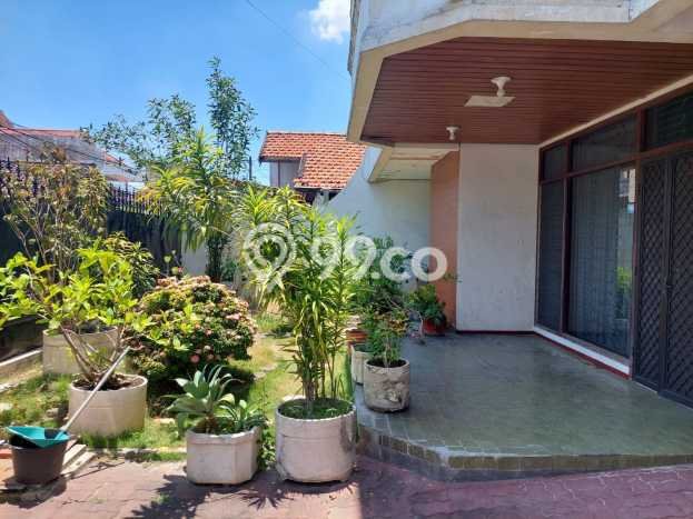 Jual Rumah Luas Megah Dengan View Eksklusif di Petemon, Surabaya Jual Rumah Luas Megah Dengan View Eksklusif di Petemon, Surabaya